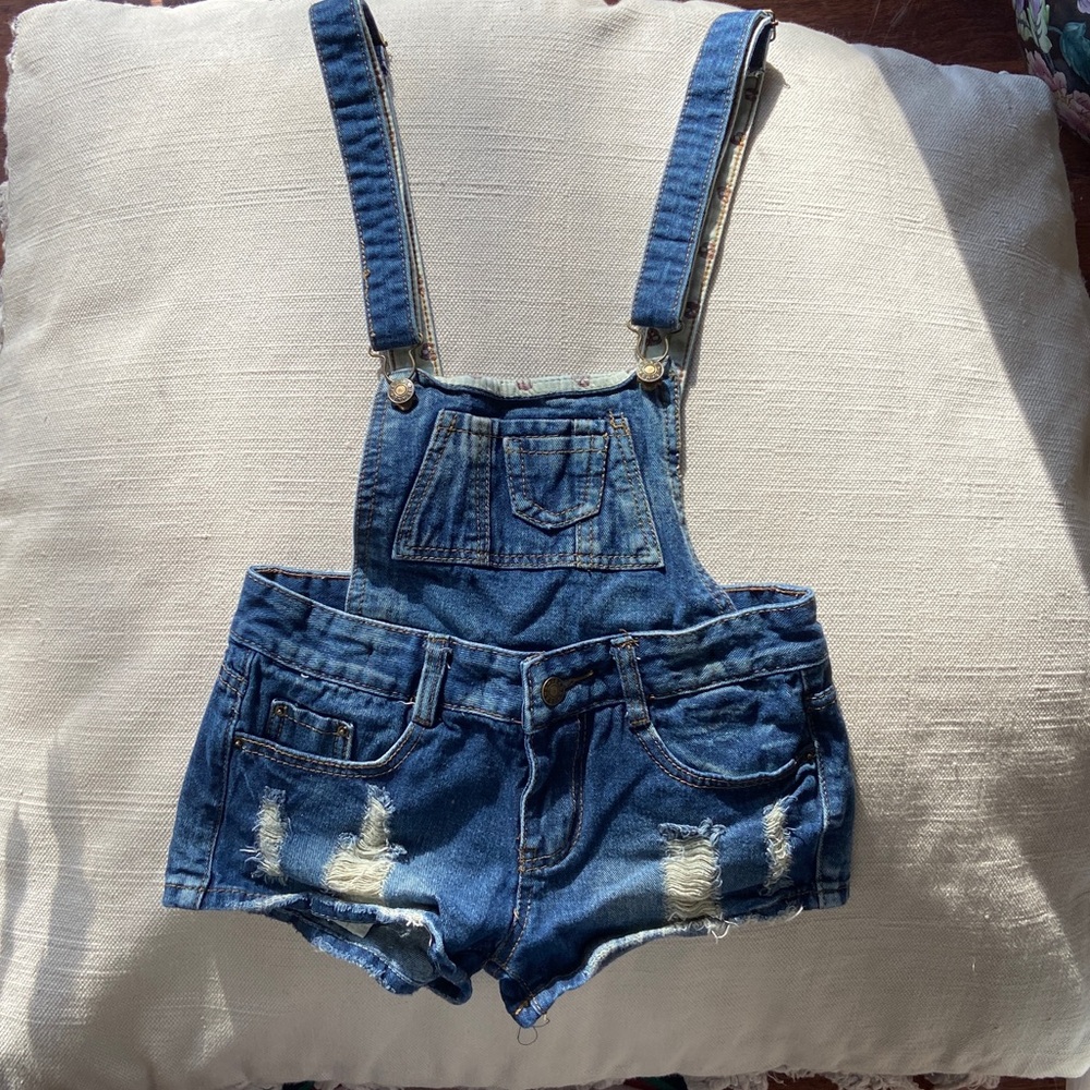 🟨 denim overalls